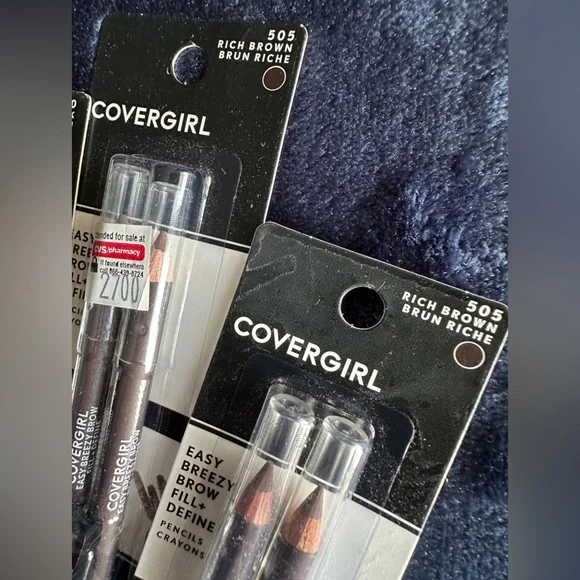 **BUNDLE**   Cover girl bundle. All New Items 🖤  MAKEUP #1 - Picture 10 of 13